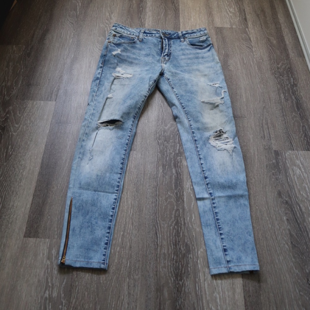 AMERICAN EAGLE SIZE 32 LIGHT BLUE